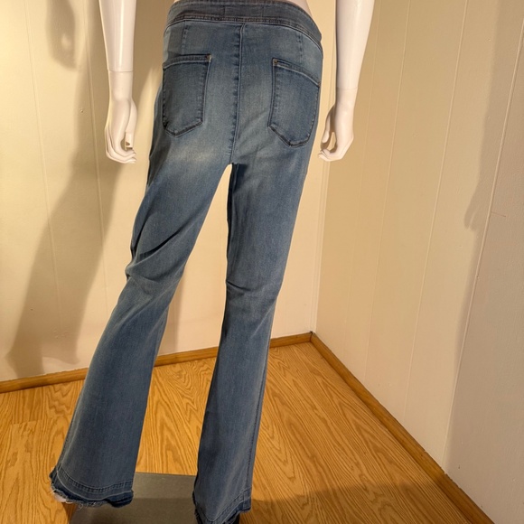 Y2K LA Divine Rights of Denim Size 29, Inseam 32 with Brass Hardware details - Picture 5 of 8